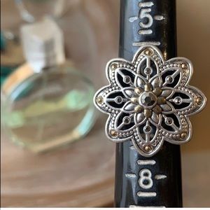 Lucky Brand flower ring size 7